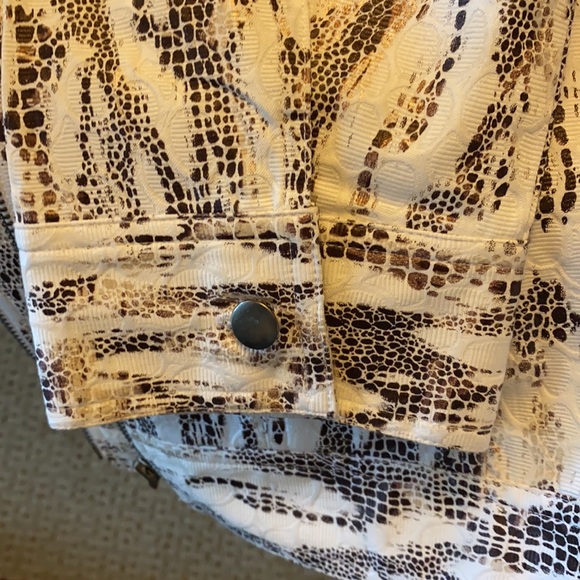 Chico’s Animal Print Jacket - Picture 5 of 6